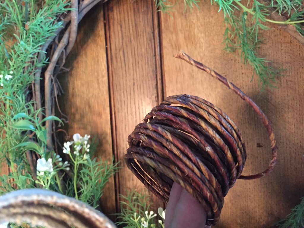 DIY Farmhouse wreath: grapevine twine wire