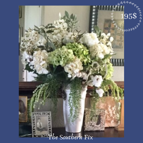 #thesouthernfix #thesouthernfixllc #farmhouse #farmhousedecor #hydrangea #cotton #spring #summer #flower #centerpiece #DIYfarmhouse #diy