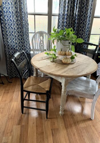 Add farm charm to your kitchen #thesouthernfixllc, Farmhouse table and antique hitchcock chairs